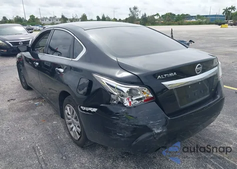 2015 Nissan Altima 2.5 S z USA, uszkodzony, nr VIN 1N4AL3AP1FC180644